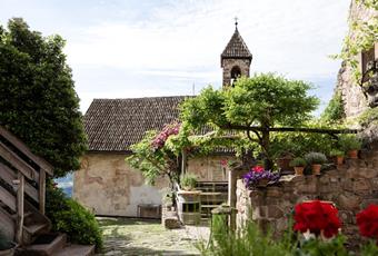 Burg Hocheppan castle chapel